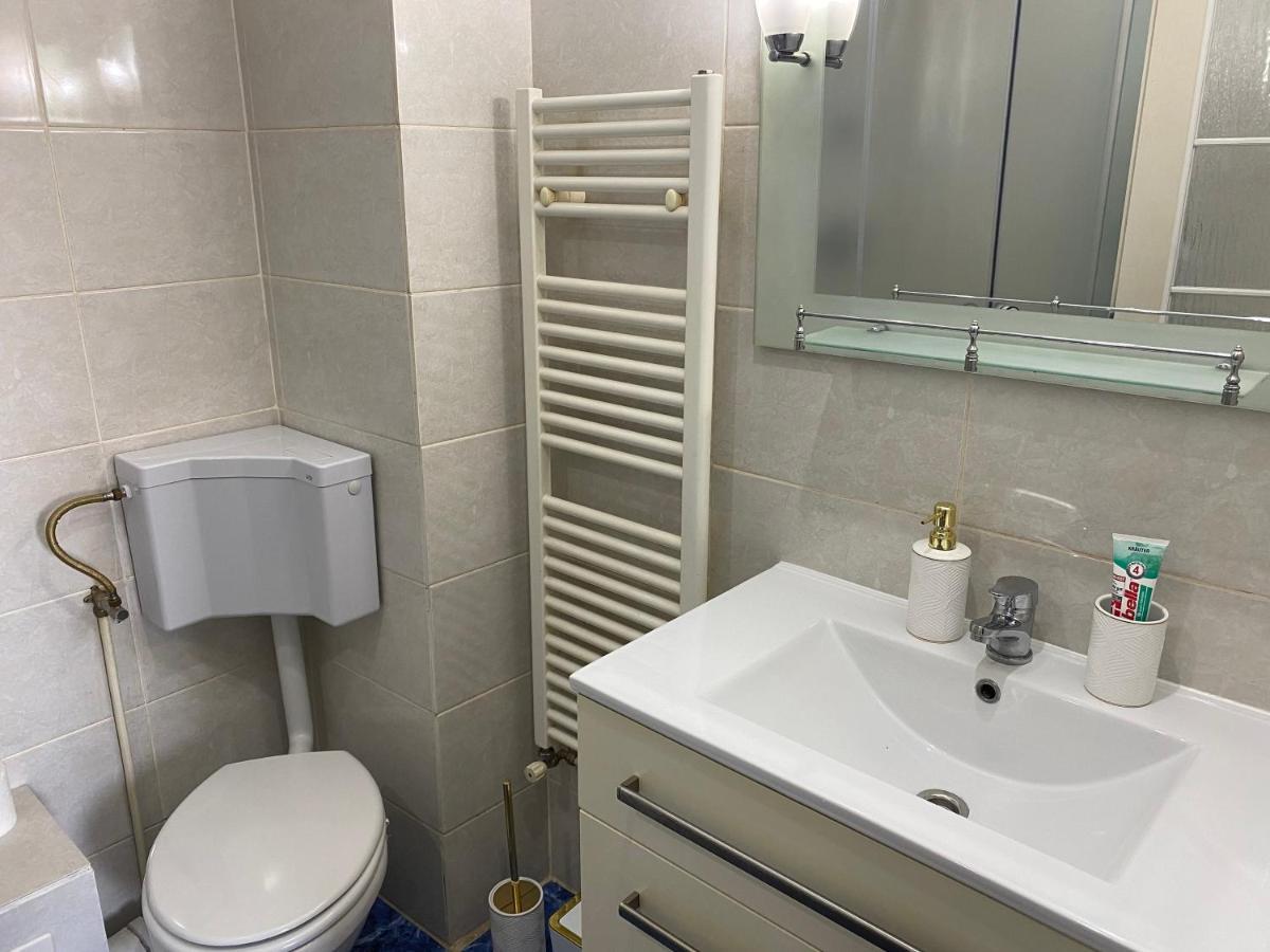 Pav- Nihil Sine Deo Appartamento Hunedoara Esterno foto